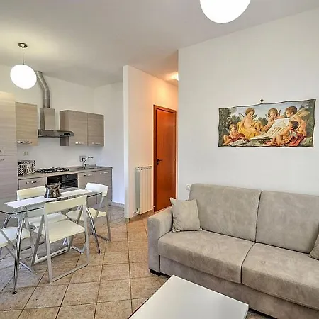 Sleeps 4 Pool Air Con Wifi *
